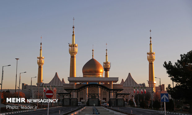 پوشش کامل ارتباطی مرقد امام (ره) با نصب ۱۰ آنتن موبایل سیار