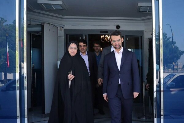 وزیر ارتباطات به خراسان رضوی سفر کرد